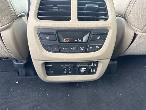 Used 2020 Honda Pilot Touring image 11