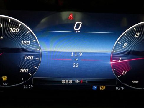 New 2025 Mercedes-Benz GLB 250 4MATIC image 11