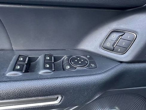 Used 2024 Ford Expedition XLT image 25