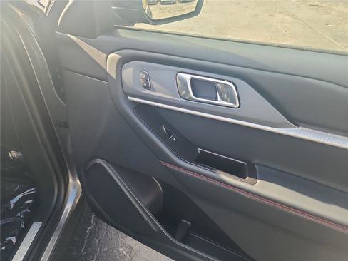 New 2026 Ford Explorer ST-Line w/ ST-Line Street Pack image 25