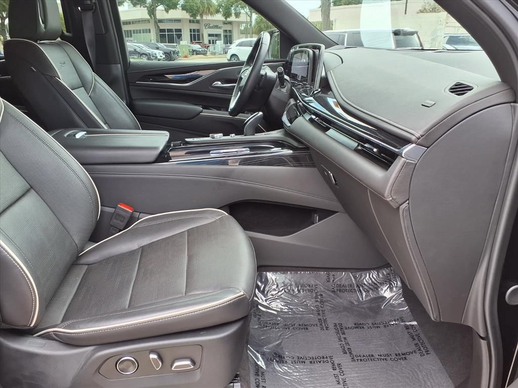 Used 2024 Cadillac Escalade Sport AWD/4WD image 9