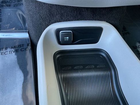 Used 2023 Chrysler Voyager LX FWD image 56