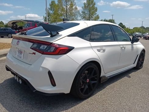 Used 2025 Honda Civic Type R image 3