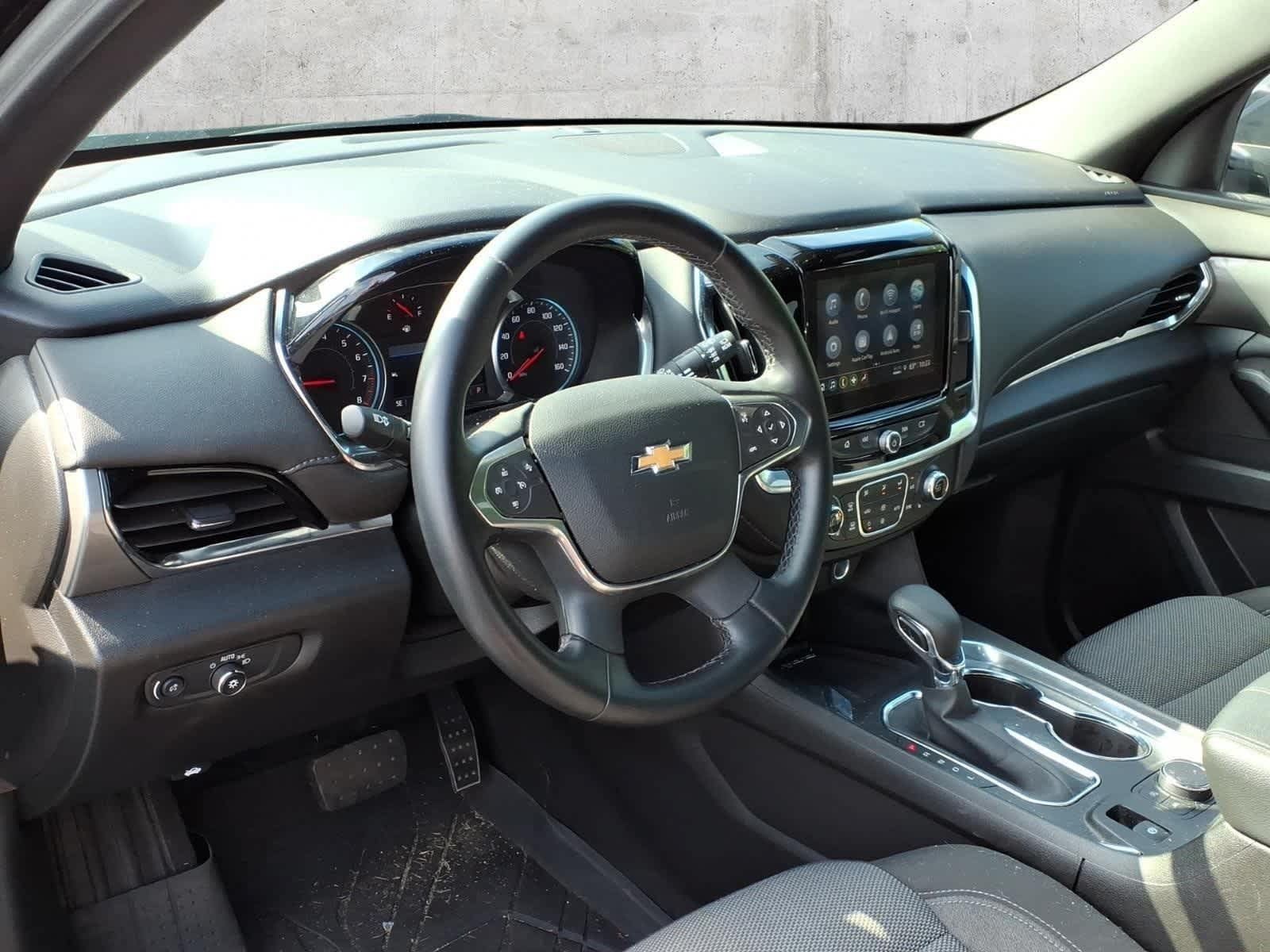 Used 2023 Chevrolet Traverse LT FWD image 5