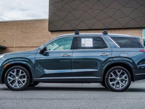 Used 2022 Hyundai Palisade Limited w/ Winter Package FWD image 9