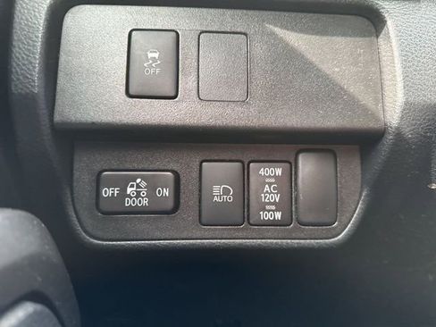 Used 2021 Toyota Tacoma TRD Sport w/ Technology Package image 17