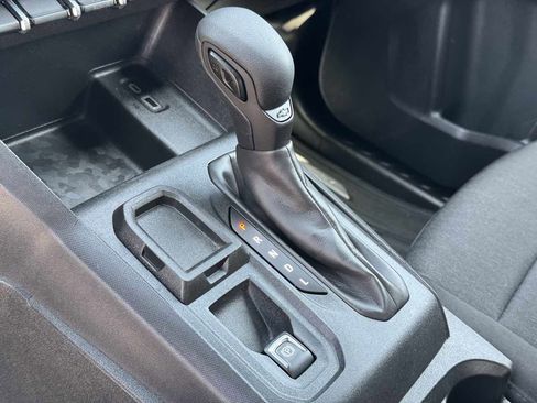 Used 2024 Chevrolet Colorado W/T RWD image 25