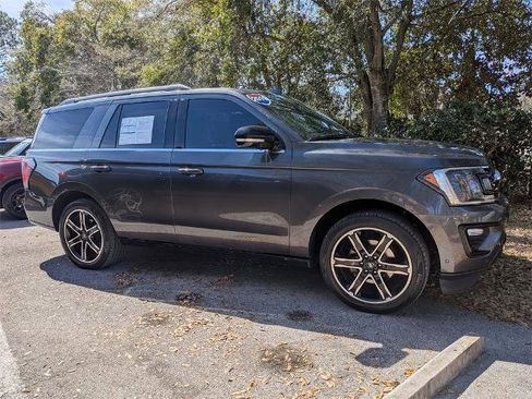 Certified 2019 Ford Expedition Limited w/ Equipment Group 303A image 2