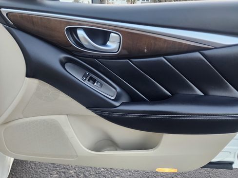 Used 2019 INFINITI Q50 Luxe w/ Essential Package (3.0T Luxe) image 12