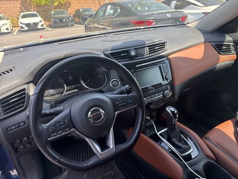 Used 2018 Nissan Rogue SL w/ Premium Package image 7