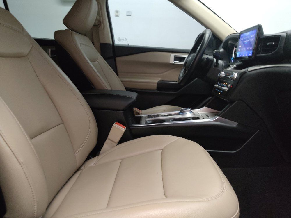 Used 2020 Ford Explorer XLT w/ Equipment Group 202A RWD image 21