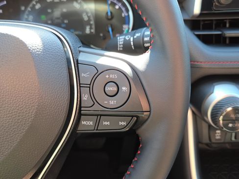 Certified 2025 Toyota RAV4 SE image 34