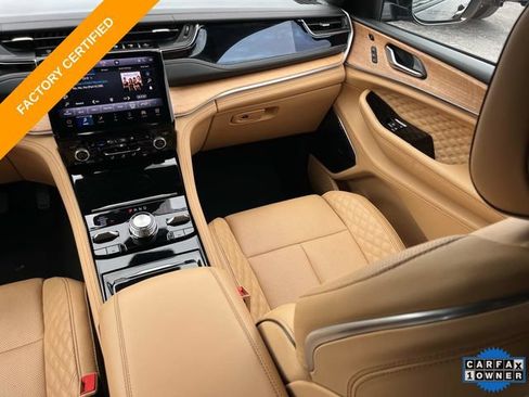 Used 2023 Jeep Grand Cherokee L Summit AWD/4WD image 16