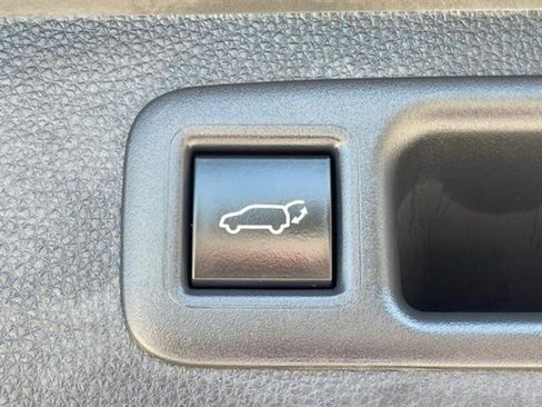 Used 2022 Toyota Highlander XSE image 14