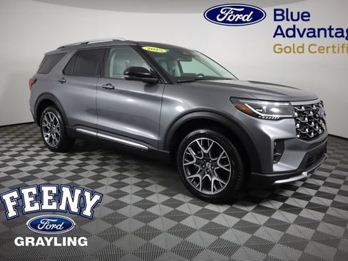 Certified 2025 Ford Explorer Platinum w/ Ultimate Package AWD/4WD image 1