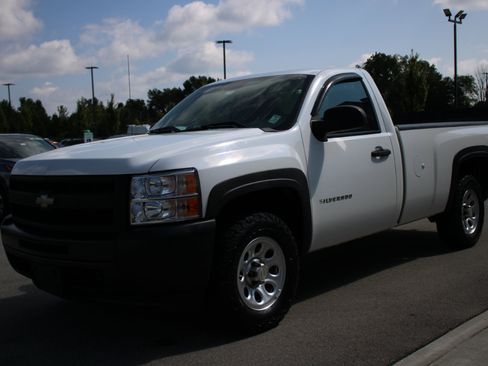 Used 2010 Chevrolet Silverado 1500 W/T image 3