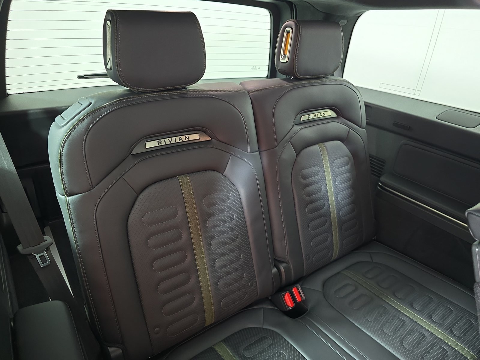 Used 2024 Rivian R1S Adventure Quad AWD/4WD image 25