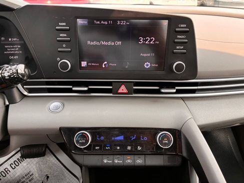 Used 2023 Hyundai Elantra SEL FWD image 28