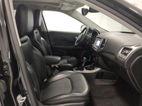 Used 2018 Jeep Compass Latitude w/ Popular Equipment Group AWD/4WD image 21