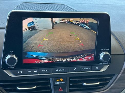 Used 2024 Nissan Altima 2.5 SV image 16