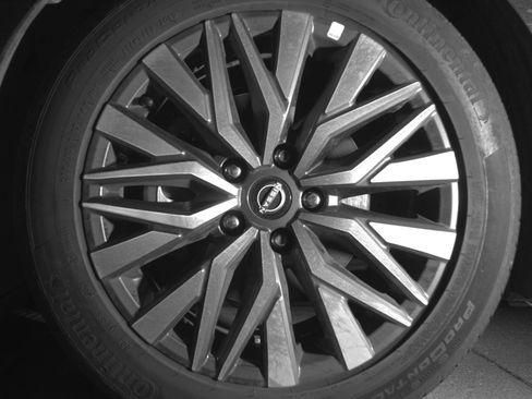 Used 2025 Nissan Altima 2.5 SV image 12