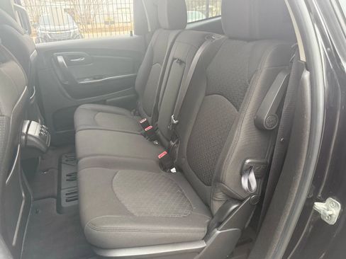 Used 2011 Chevrolet Traverse LT image 13