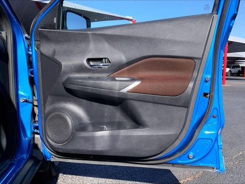 Used 2023 Nissan Kicks SR image 23