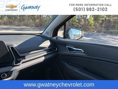 Used 2025 Kia Sportage LX image 25