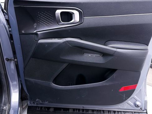 Used 2022 Kia Sorento LX image 31