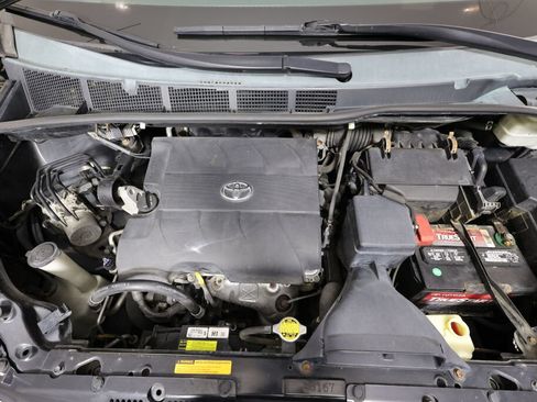 Used 2012 Toyota Sienna SE FWD image 39