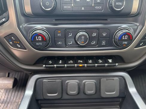 Used 2019 GMC Sierra 2500 Denali w/ Duramax Plus Package AWD/4WD image 19