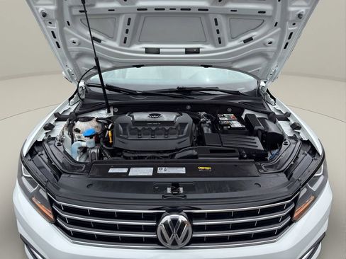 Used 2019 Volkswagen Passat 2.0T Wolfsburg w/ Wheels & Sunroof Package FWD image 22