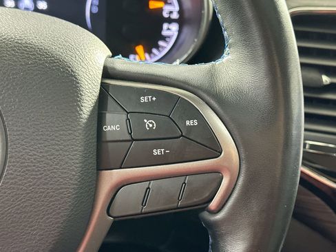 Used 2019 Jeep Grand Cherokee Laredo image 20