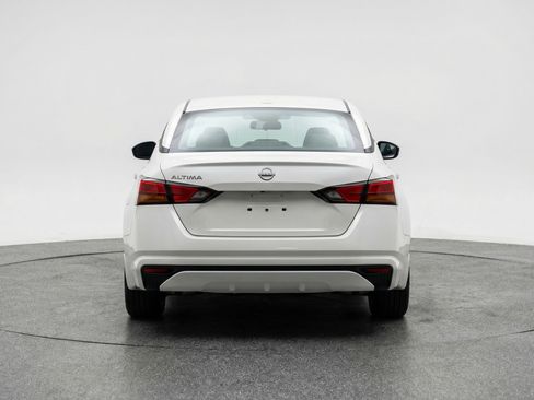 Used 2025 Nissan Altima 2.5 SV image 7