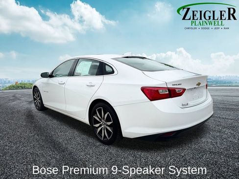 Used 2017 Chevrolet Malibu LT w/ Leather Package FWD image 3