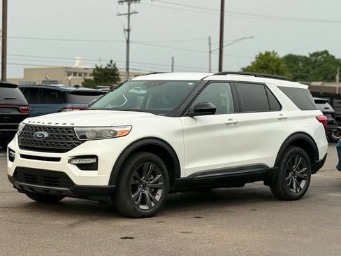 Certified 2023 Ford Explorer XLT w/ Equipment Group 202A AWD/4WD image 42