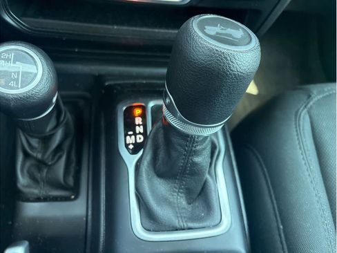 Used 2020 Jeep Wrangler Unlimited Sport S image 21