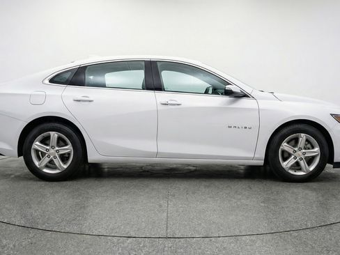 Used 2024 Chevrolet Malibu LT image 11