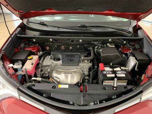 Used 2018 Toyota RAV4 LE w/ All Weather Liner Package image 38