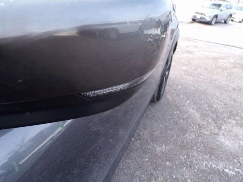 Used 2024 Subaru Crosstrek 2.0i Premium image 3