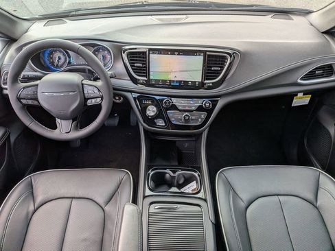 New 2027 Chrysler Pacifica Limited w/ Family Tech Group FWD image 28