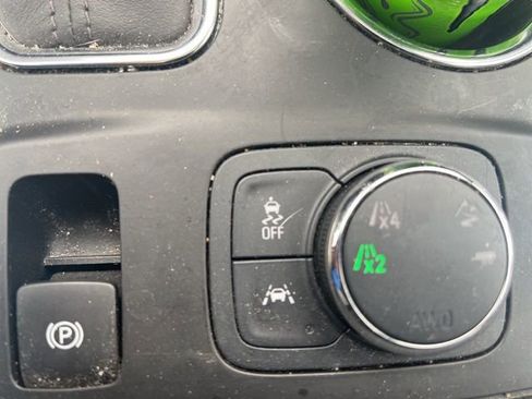 Used 2020 Chevrolet Traverse Premier w/ Redline Edition AWD/4WD image 19