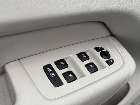 Certified 2026 Volvo XC60 B5 Ultra AWD/4WD image 16