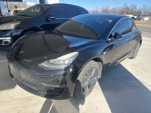 Used 2019 Tesla Model 3 Standard Range Plus image 2