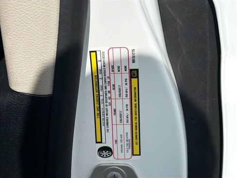 Used 2024 Chrysler Pacifica Touring-L FWD image 36