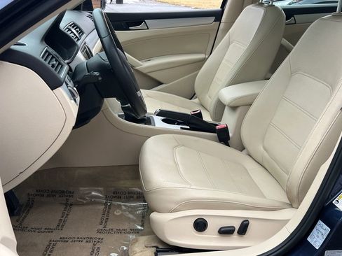 Used 2013 Volkswagen Passat TDI SE image 18