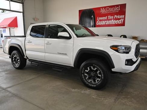 Used 2023 Toyota Tacoma TRD Off-Road AWD/4WD image 4