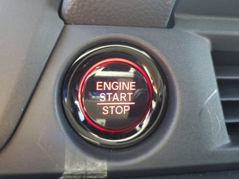 Certified 2025 Honda Pilot Black Edition image 28