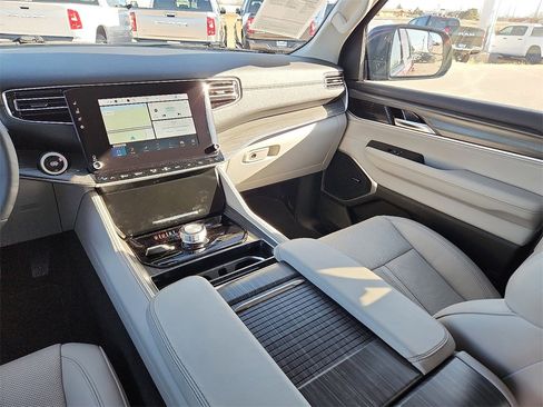 Used 2024 Jeep Wagoneer Series II image 15