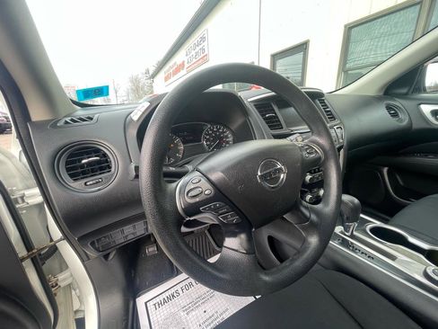 Used 2017 Nissan Pathfinder S image 13